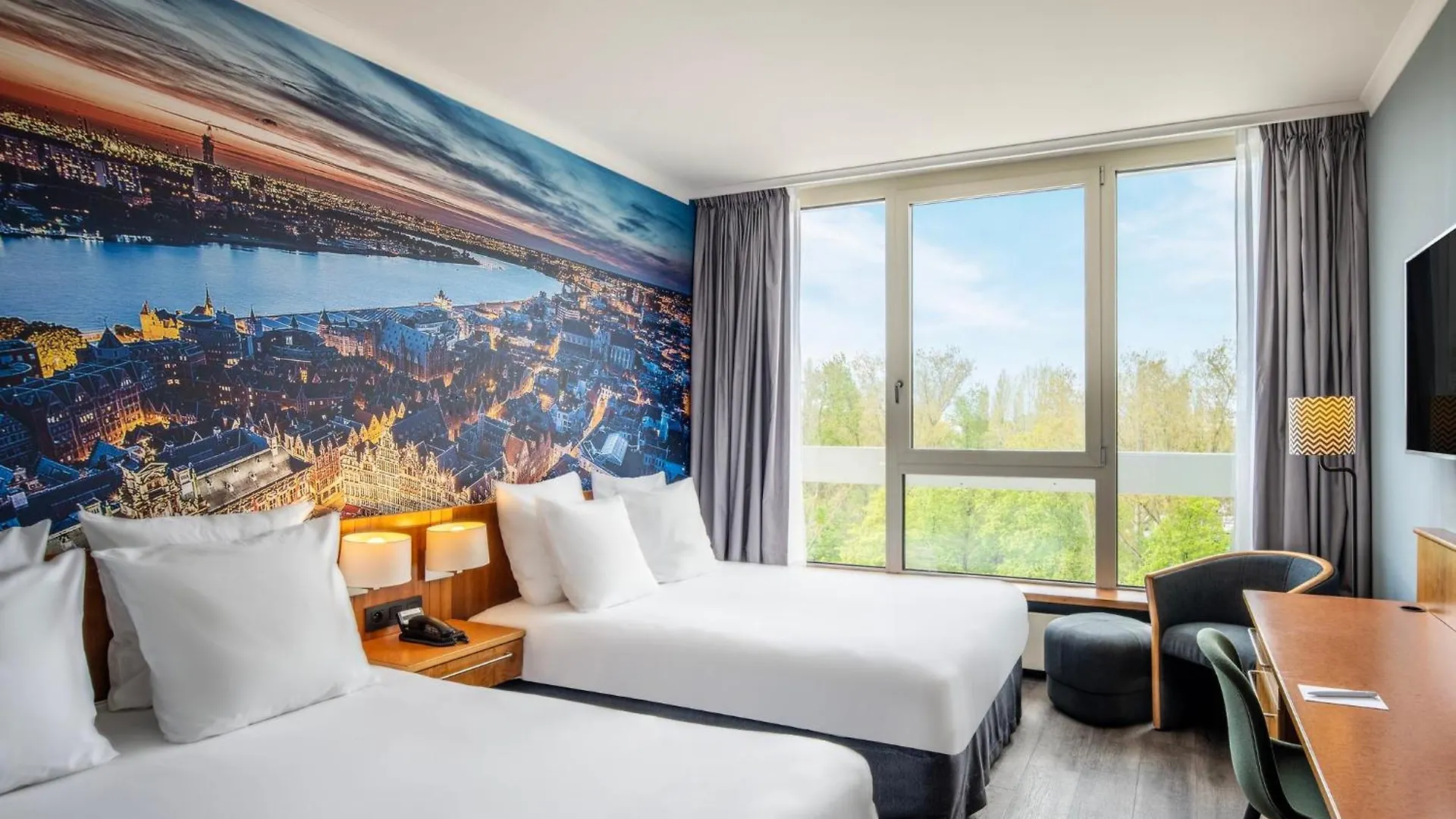 Crowne Plaza Antwerpen By Ihg Otel 4*, Anvers