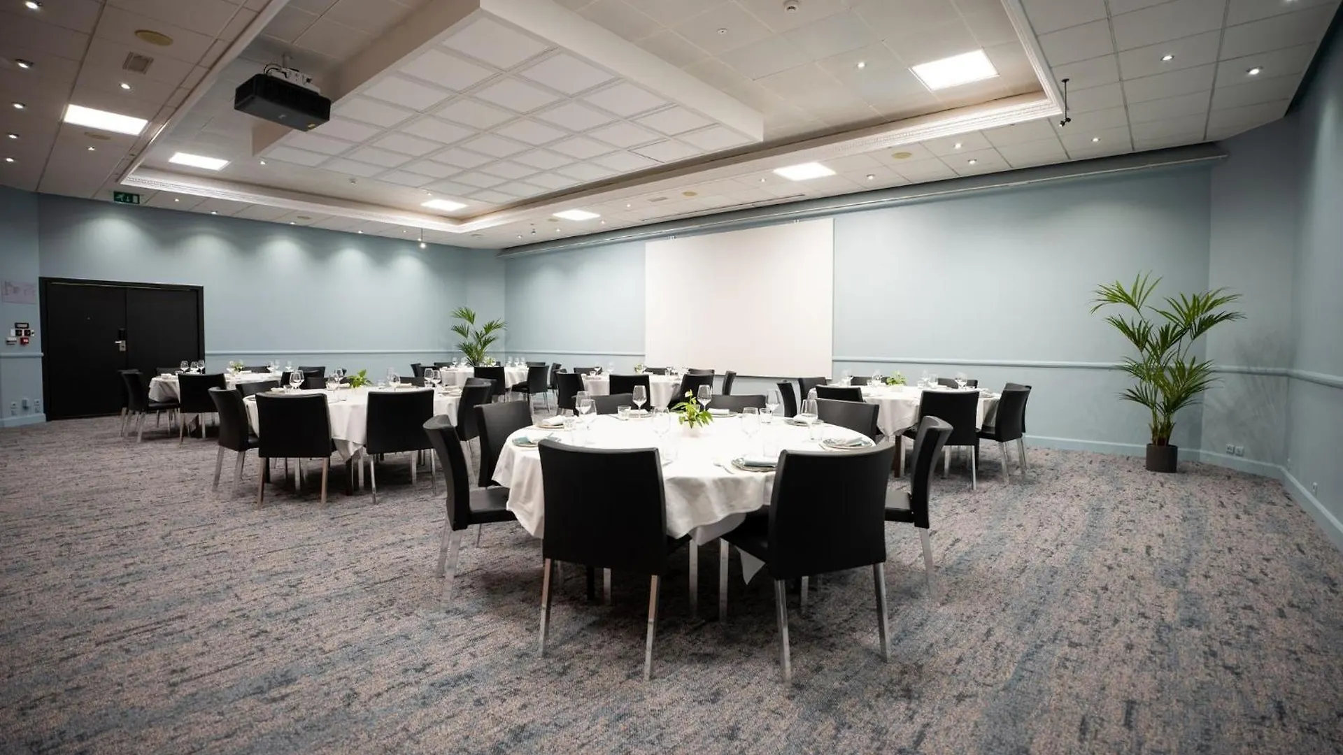Crowne Plaza Antwerpen By Ihg Otel