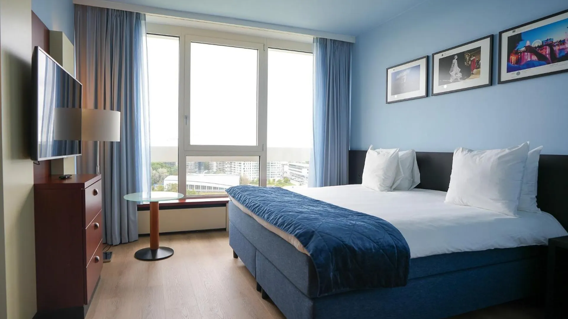 Hotel Crowne Plaza Antwerpen By Ihg  Anversa